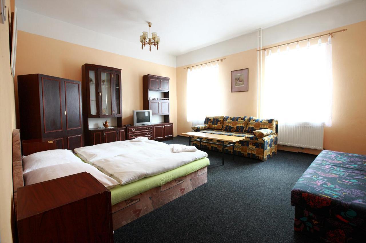 Hotel Slavie Klášterec nad Ohří المظهر الخارجي الصورة