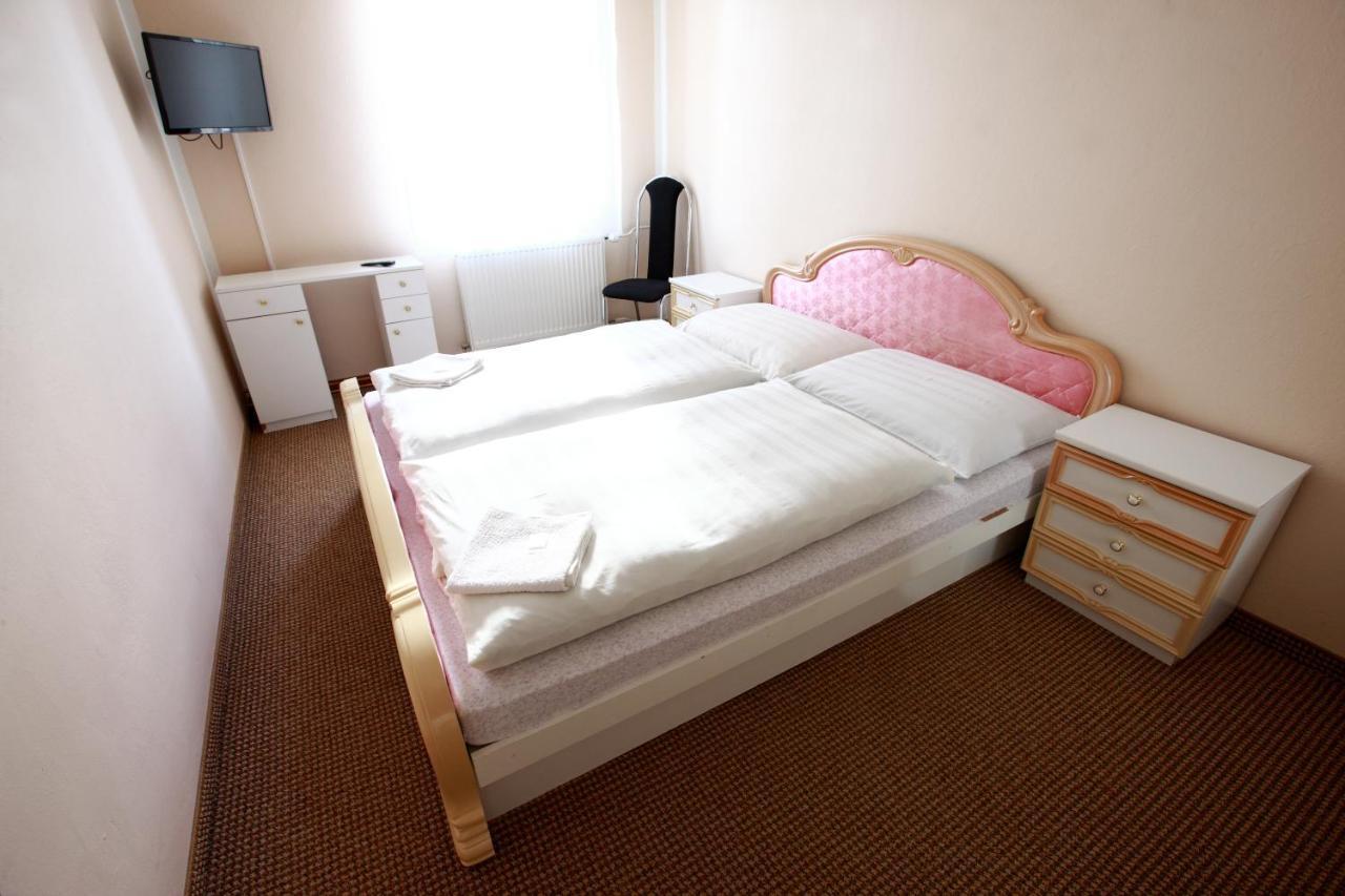 Hotel Slavie Klášterec nad Ohří المظهر الخارجي الصورة